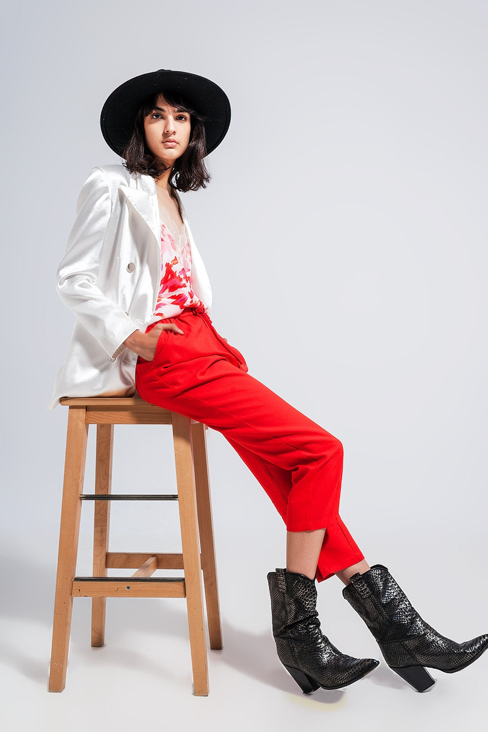 Q2 Pantaloni rosso con elastico in vita