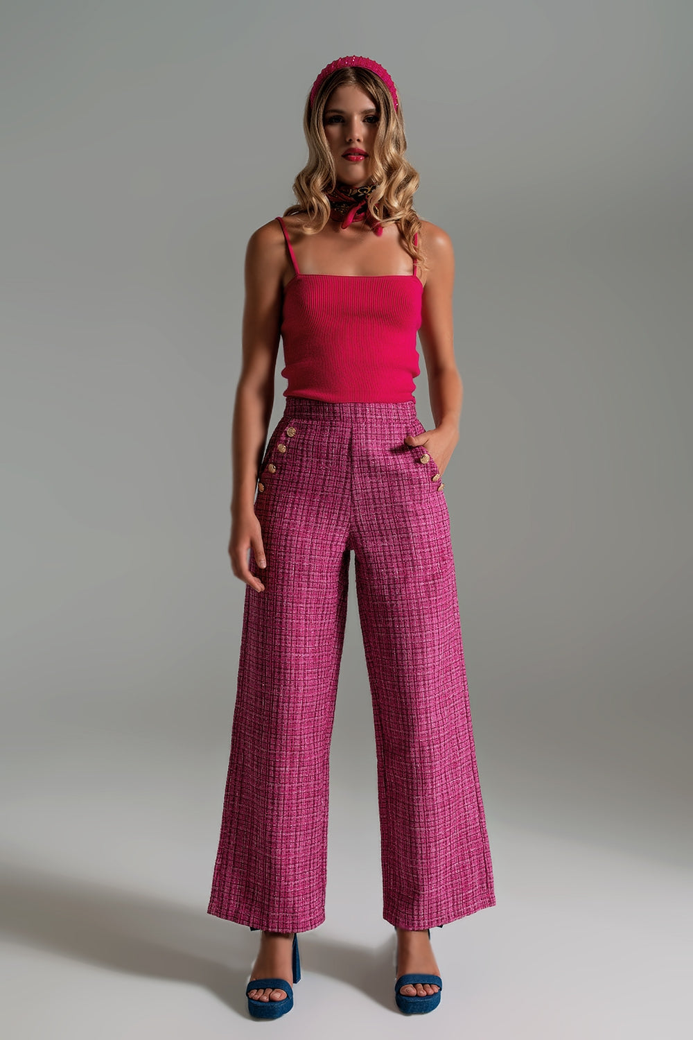 Pantaloni stile marinaio in tweed con dettagli a bottoni in rosa