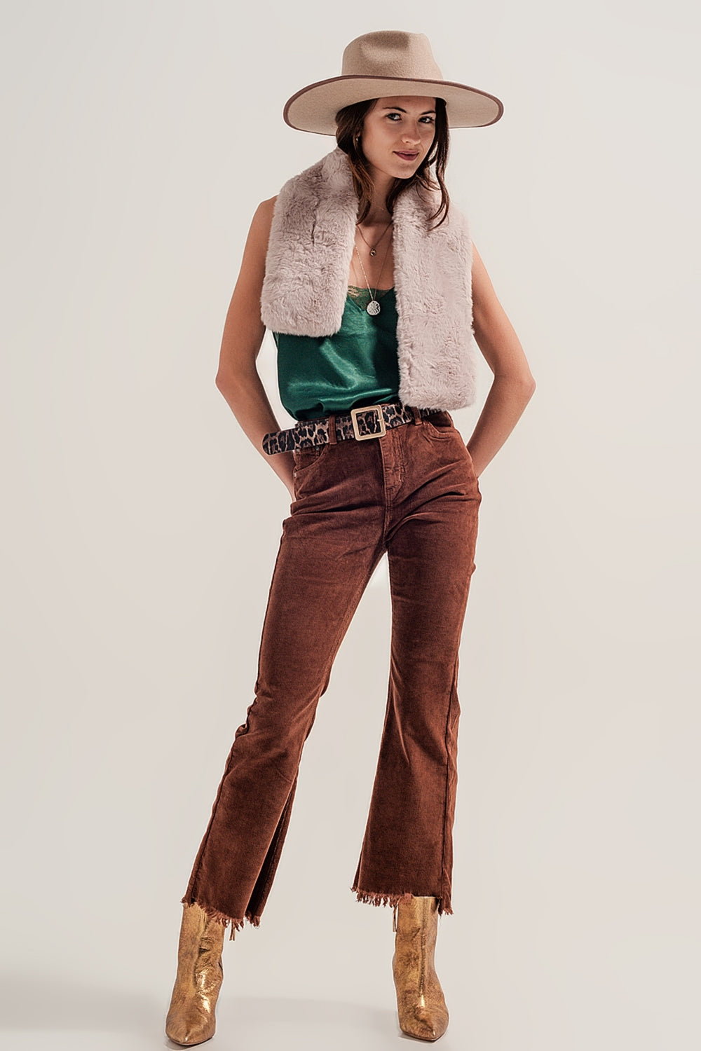 Top satinato con inserto in pizzo verde