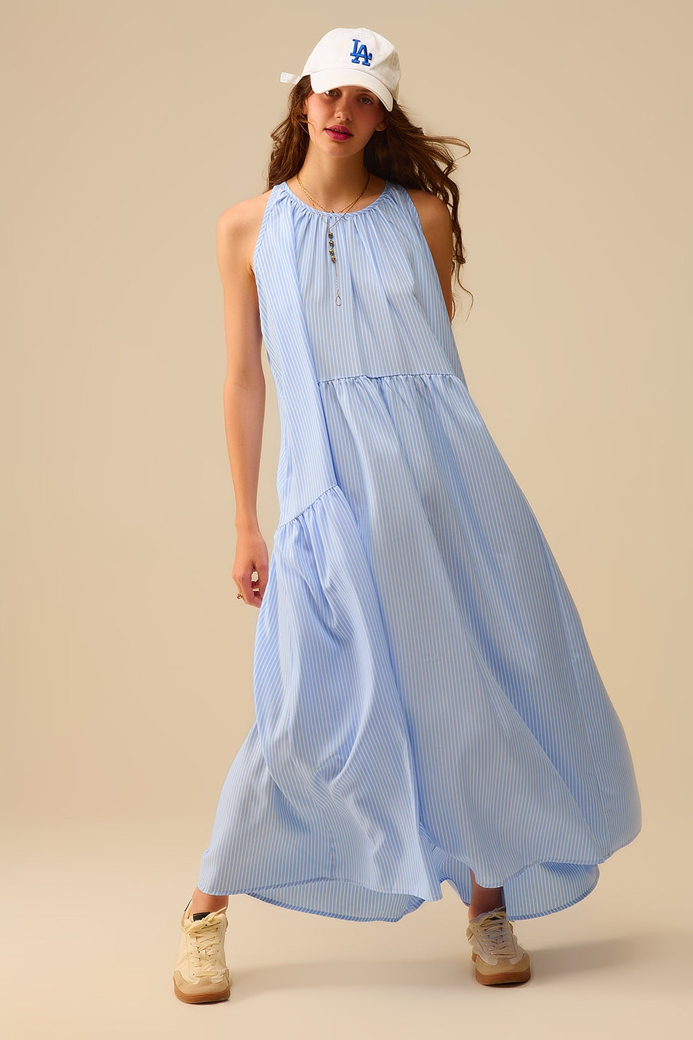 Q2 Abito a righe con aletta blu e bianco