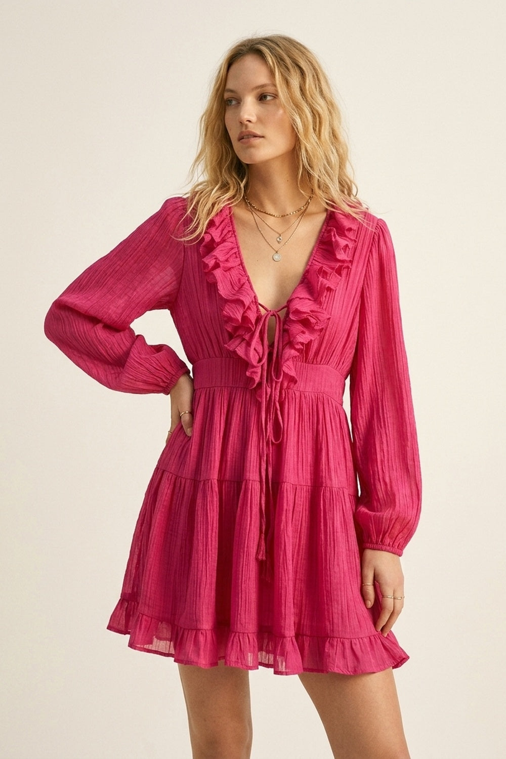 Q2 Abito Mini in Chiffon Increspato Fucsia con Balze Scollo a V e Cintura