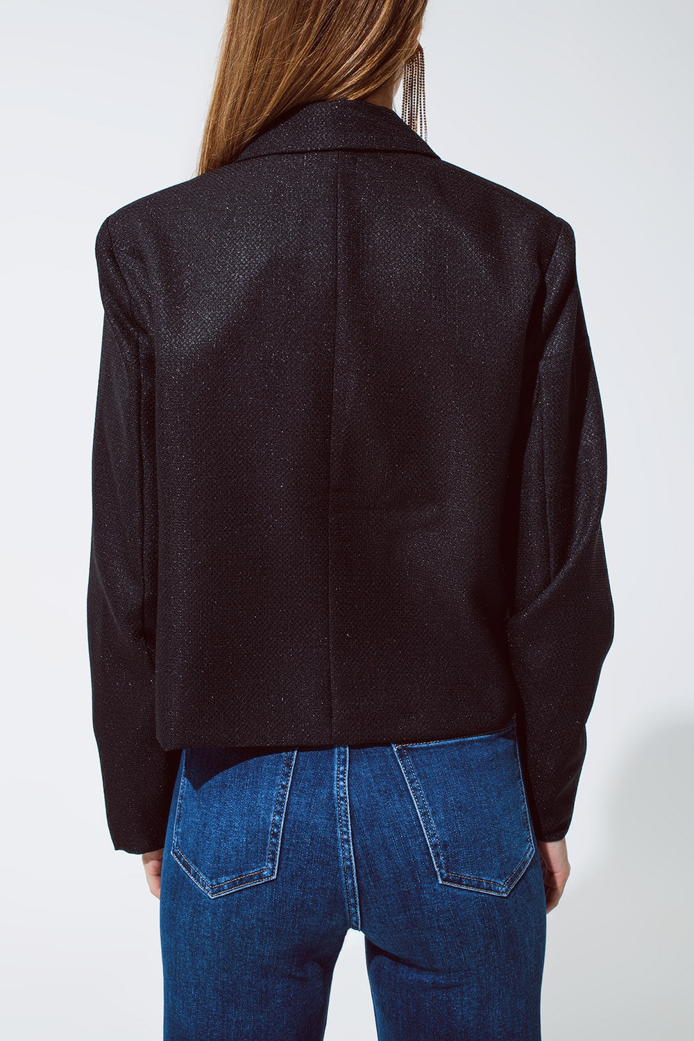 Blazer cropped oversize vichy e dettagli metallici in nero