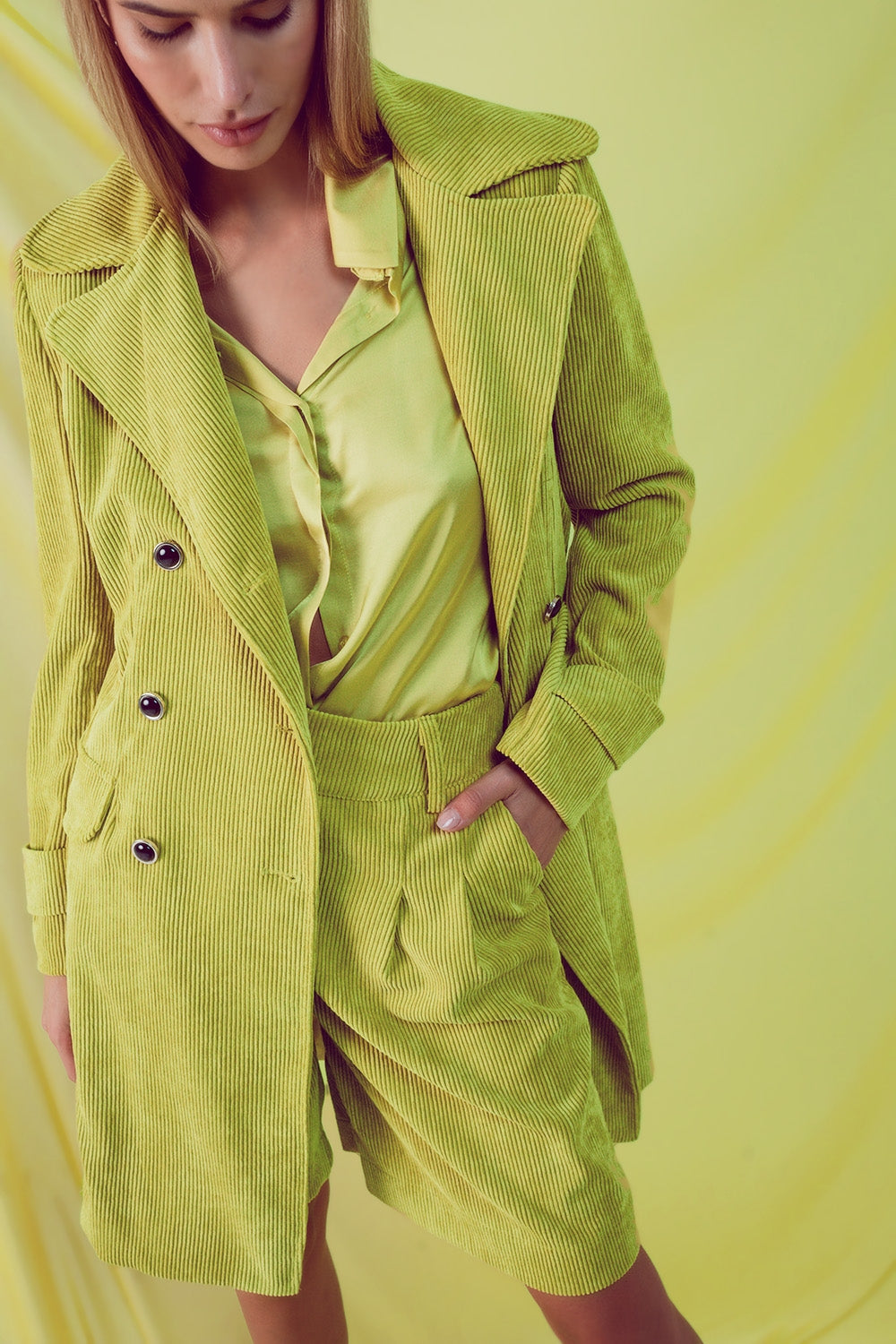 Blazer lungo con bottoni vintage in velluto lime