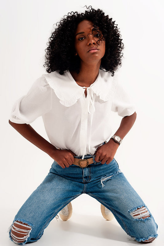 Q2 Blusa bianca con colletto western