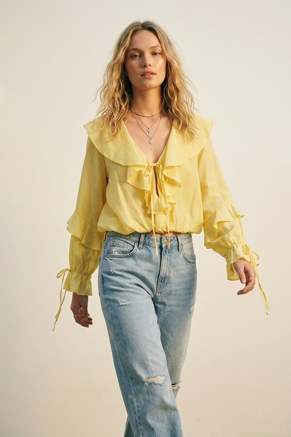 Q2 Blusa Gialla a Maniche Lunghe con Volant e Nodo Davanti