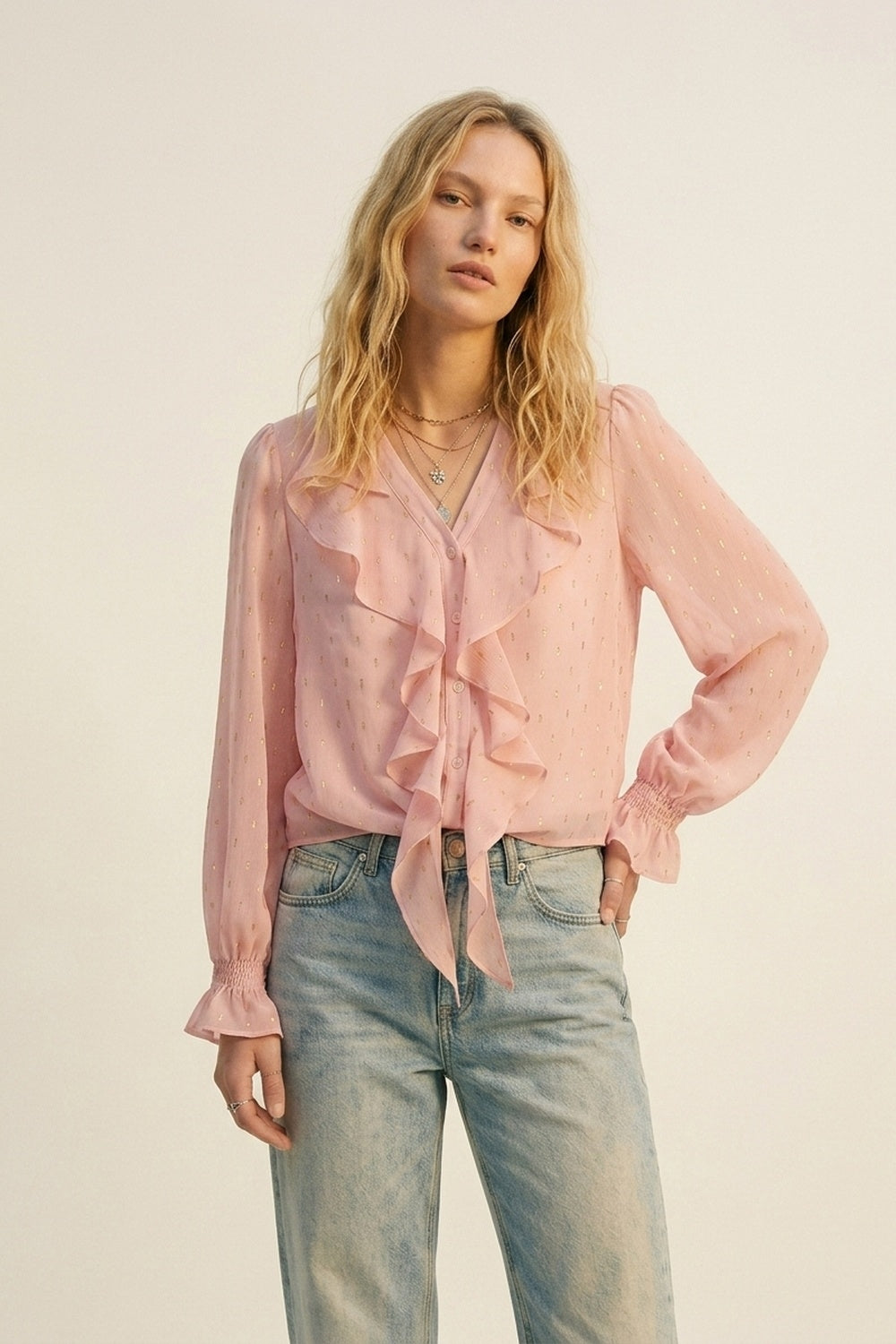 Q2 Blusa in Chiffon con Volant e Bottoni a Pois Dorati in Rosa Chiaro