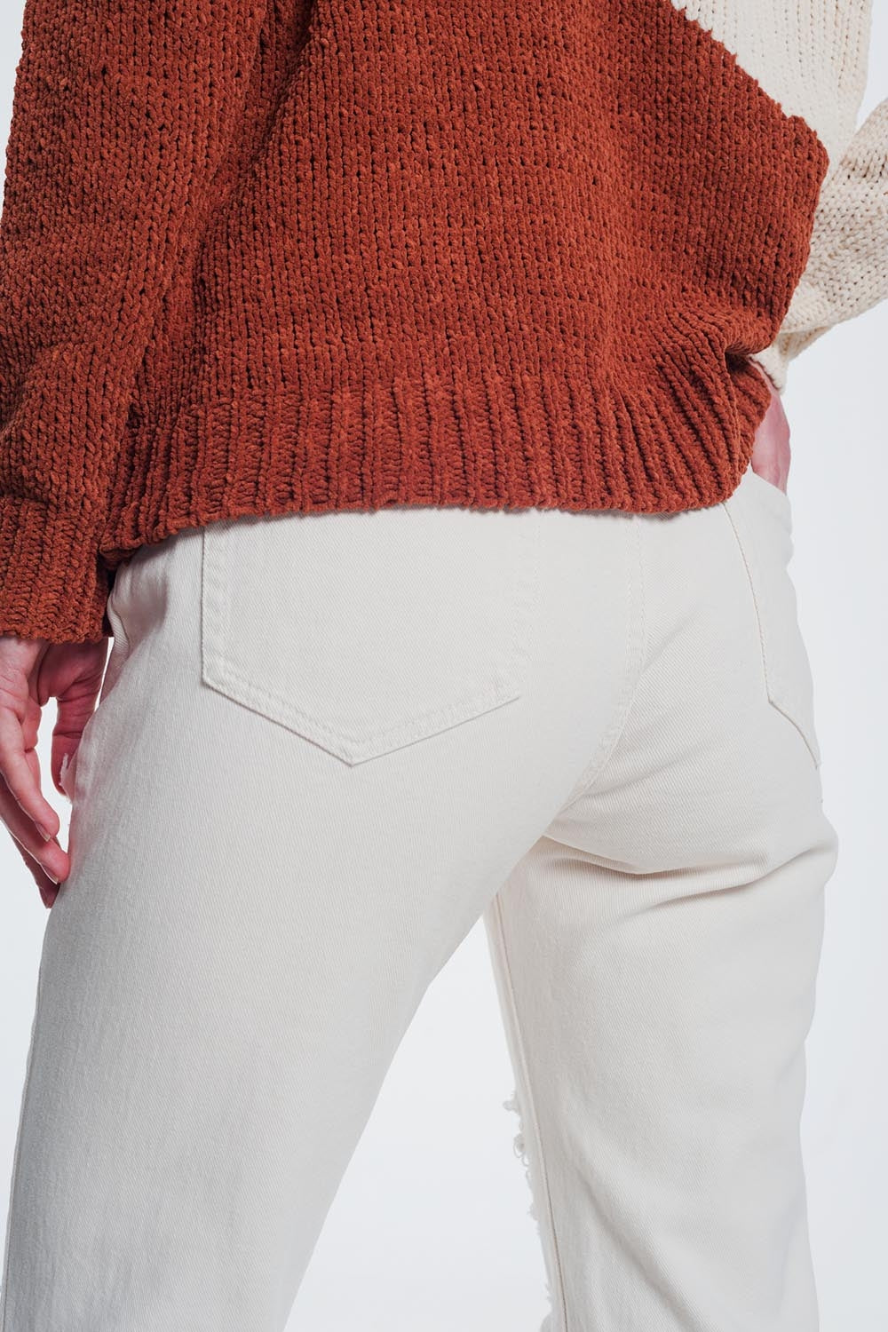 Boyfriend jeans strappati beige