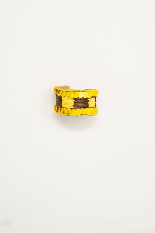 Q2 Bracciale aperto spesso giallo e marrone con accenti di perline gialle