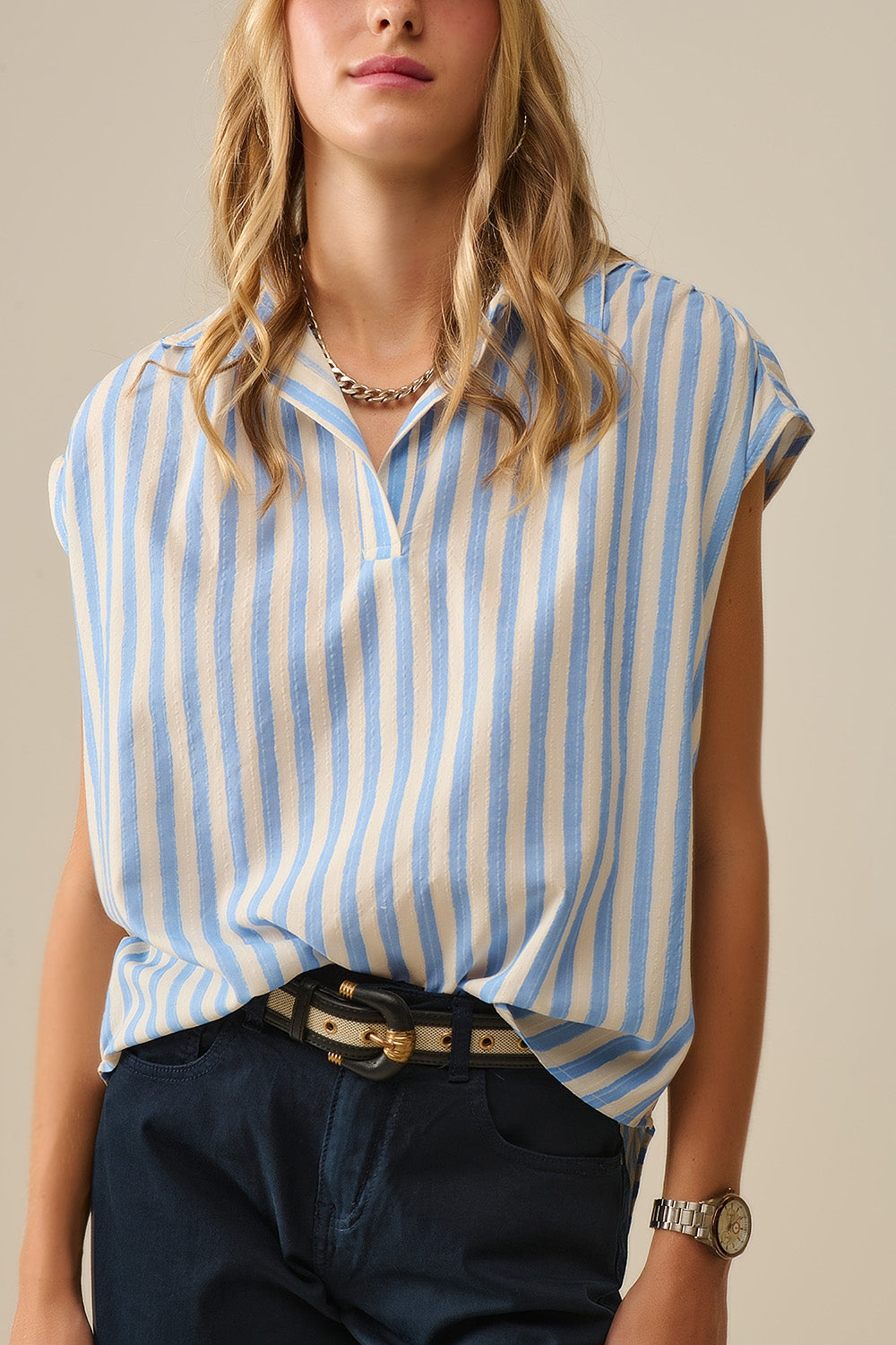 Camicetta a righe con maniche scese in blu
