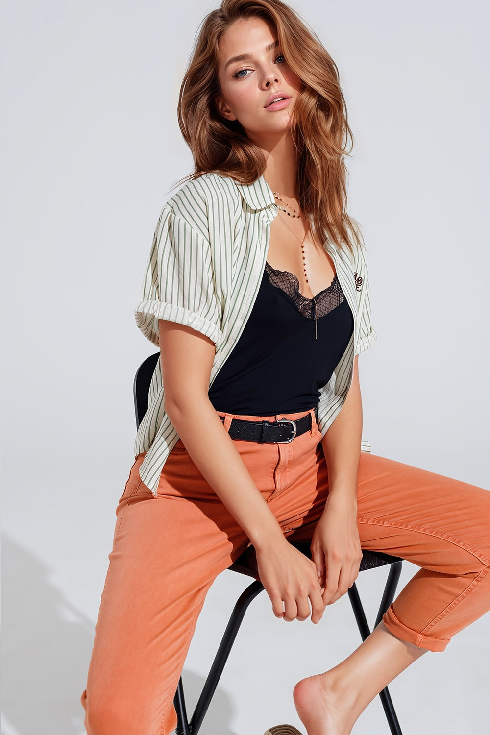 Camicetta bianca a righe con logo Love