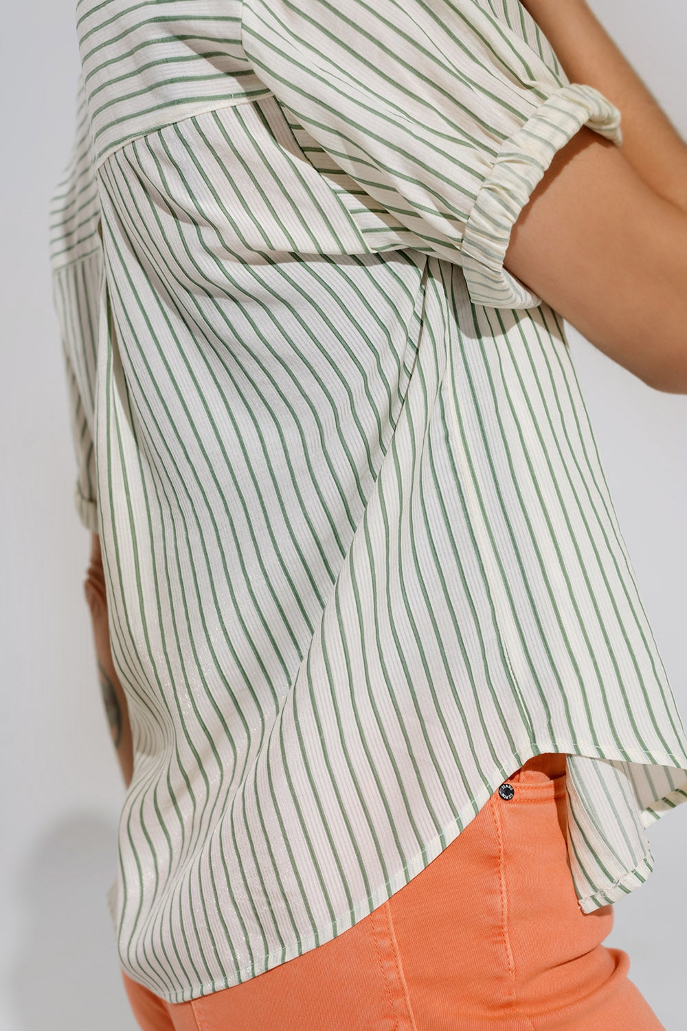 Camicetta bianca a righe con logo Love