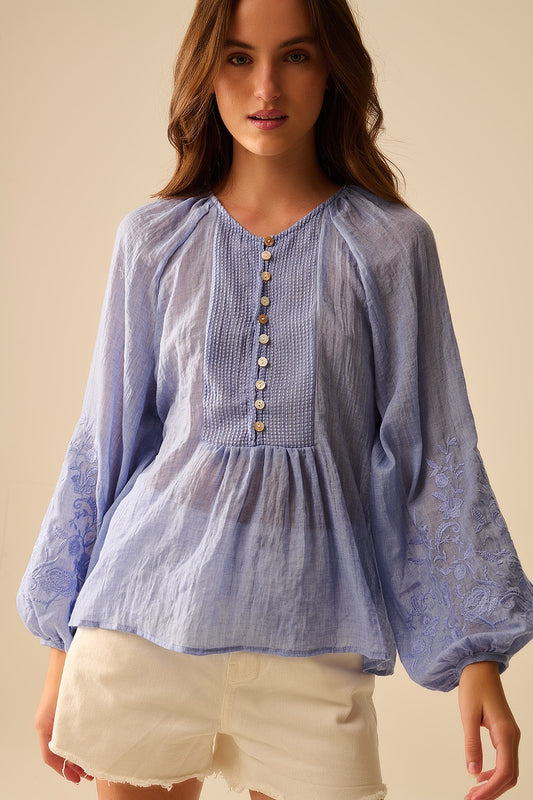 Q2 Camicetta in chiffon blu con ricamo sulle maniche