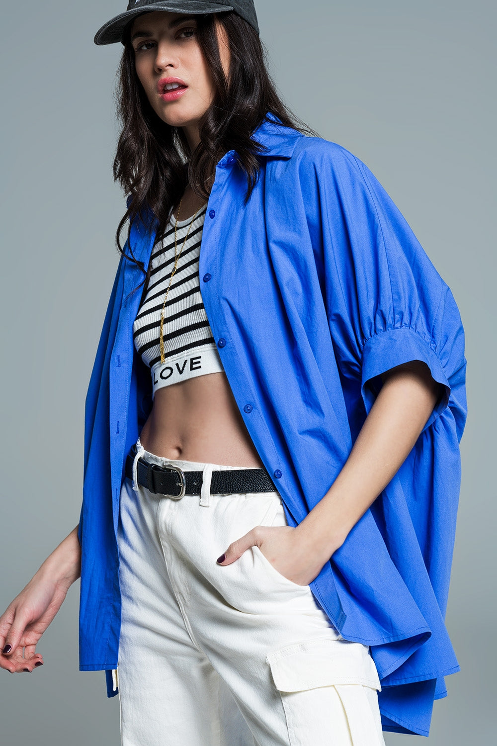 Camicetta oversize blu con maniche corte