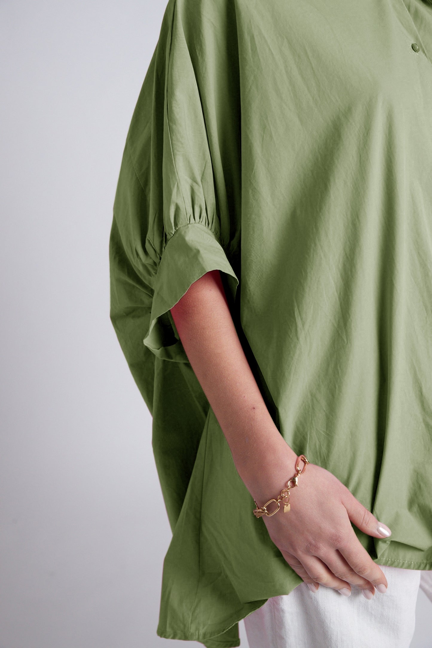 Camicetta oversize verde a maniche corte