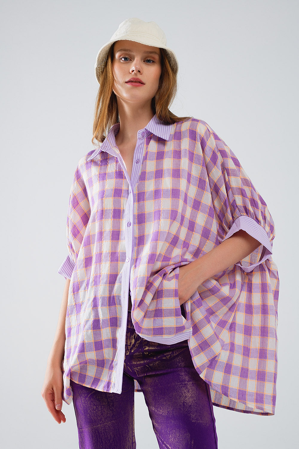 Camicia a maniche corte con stampa check in viola e bianco