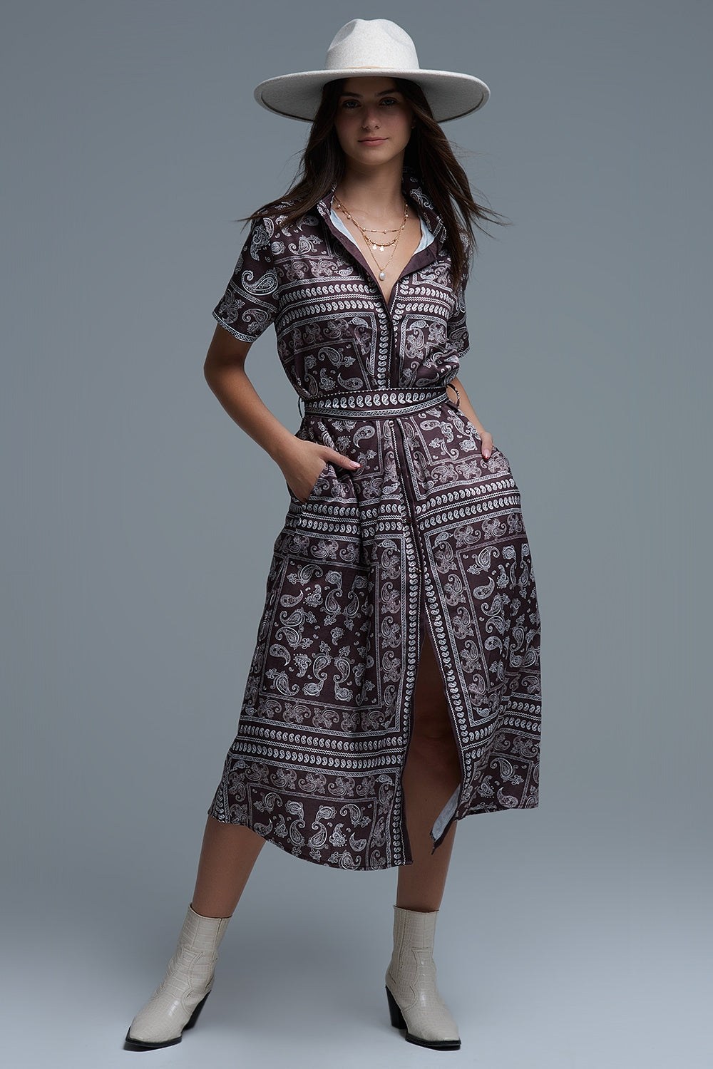Camicia a maniche corte con stampa Paisley in marrone