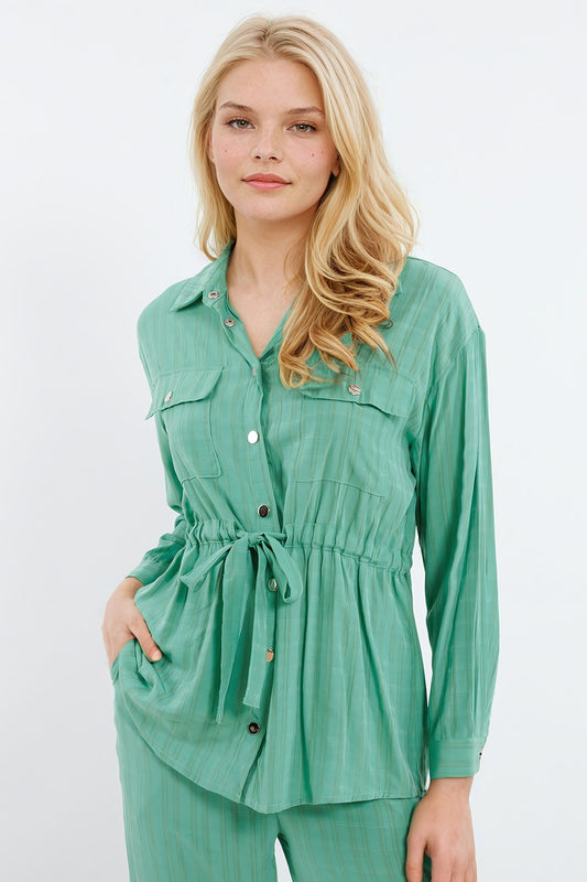 Q2 Camicia a maniche lunghe tie waist di colore verde