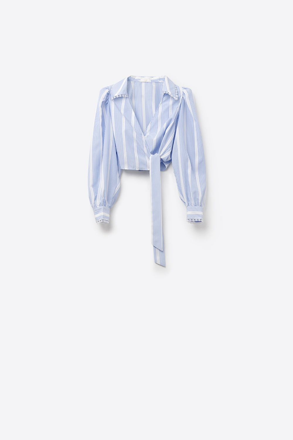 Camicia a righe avvolgenti blu e bianche con dettagli in pizzo