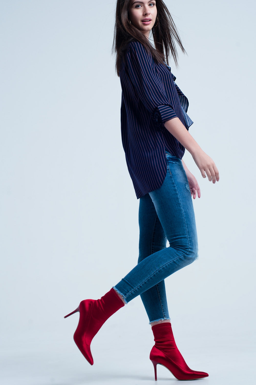 Camicia a righe blu navy con volant