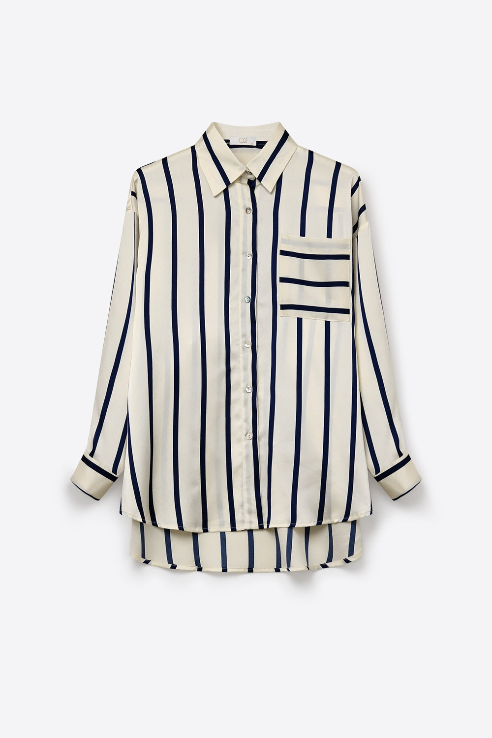 Camicia a righe crema con vestibilità rilassata in tessuto satinato con tasca