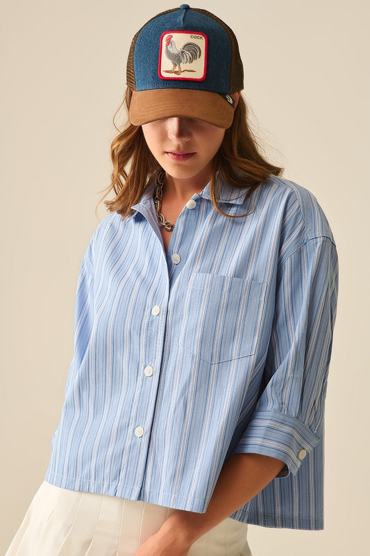 Q2 Camicia a righe oversize cropped in blu