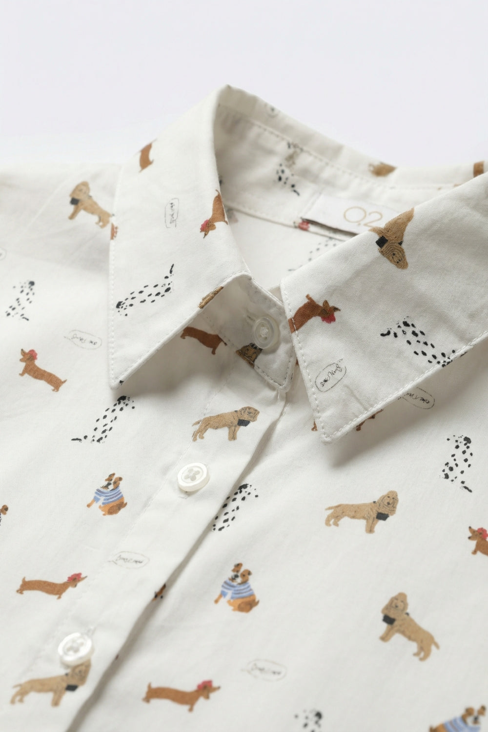 Camicia bianca button-up con stampa di cani
