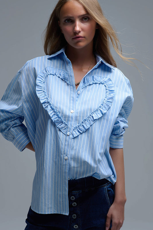 Q2 Camicia blu a righe rilassata con dettaglio cuciture a cuore
