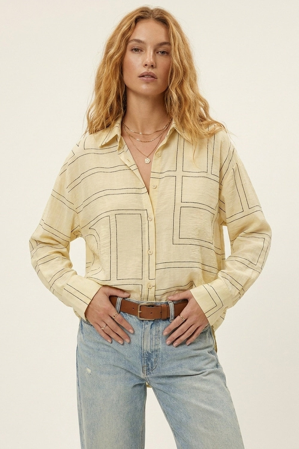 Camicia button-down beige con motivo geometrico