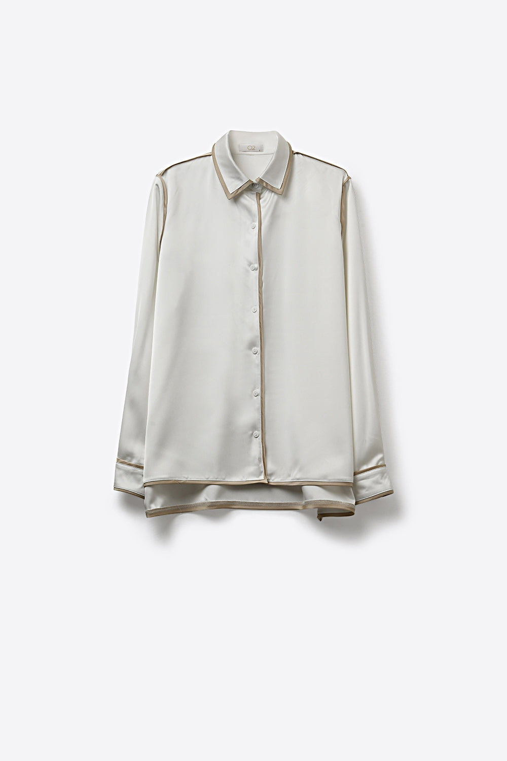 Camicia button-down in raso crema con finiture a contrasto