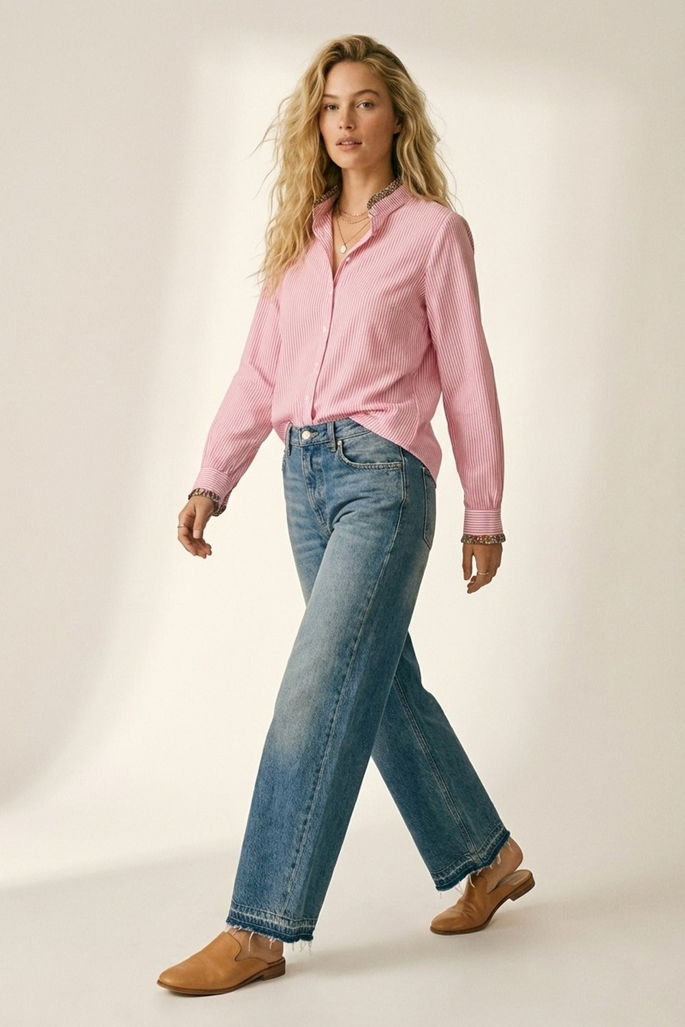 Camicia Button-Up a righe rosa con rifiniture floreali