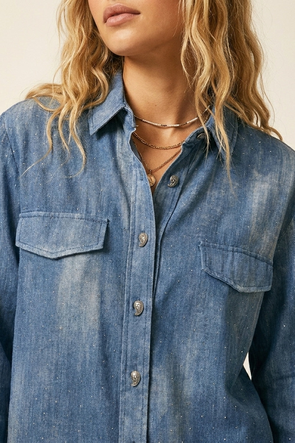 Camicia in chiffon tie-dye blu con dettagli in strass
