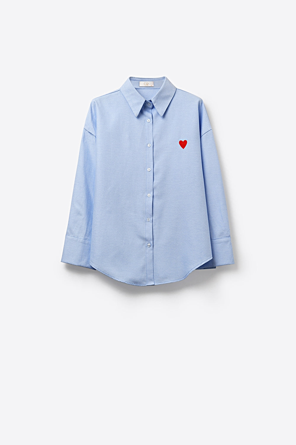 Camicia in cotone Oxford blu con dettaglio cuore rosso ricamato