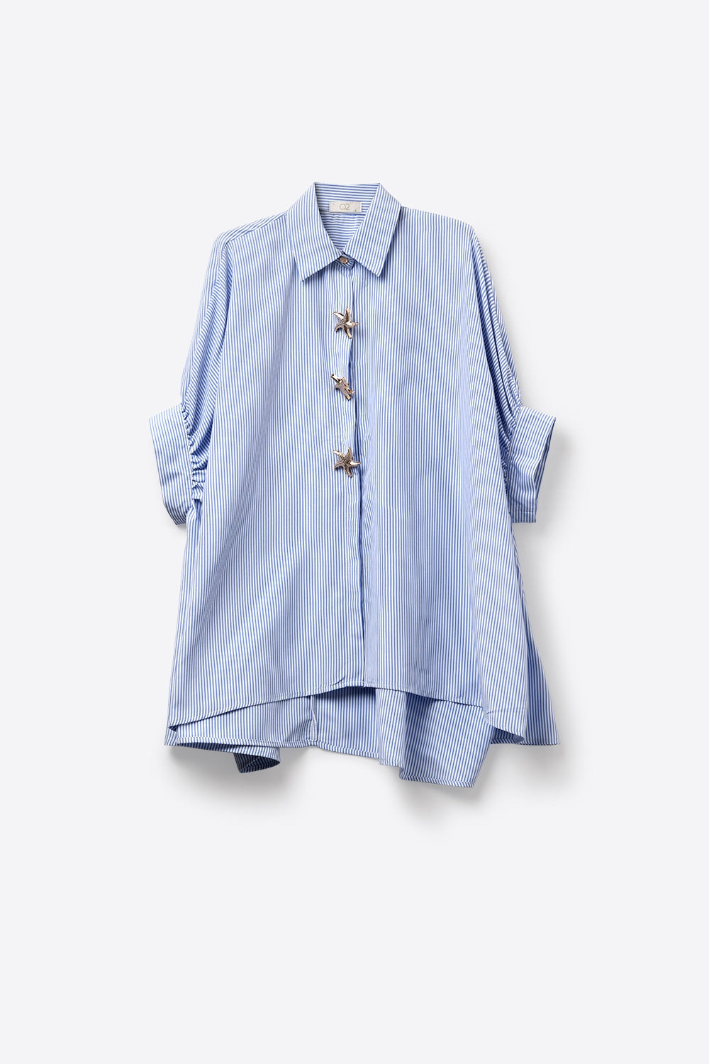 Camicia in popeline blu oversize a righe con bottoni a forma di stella marina