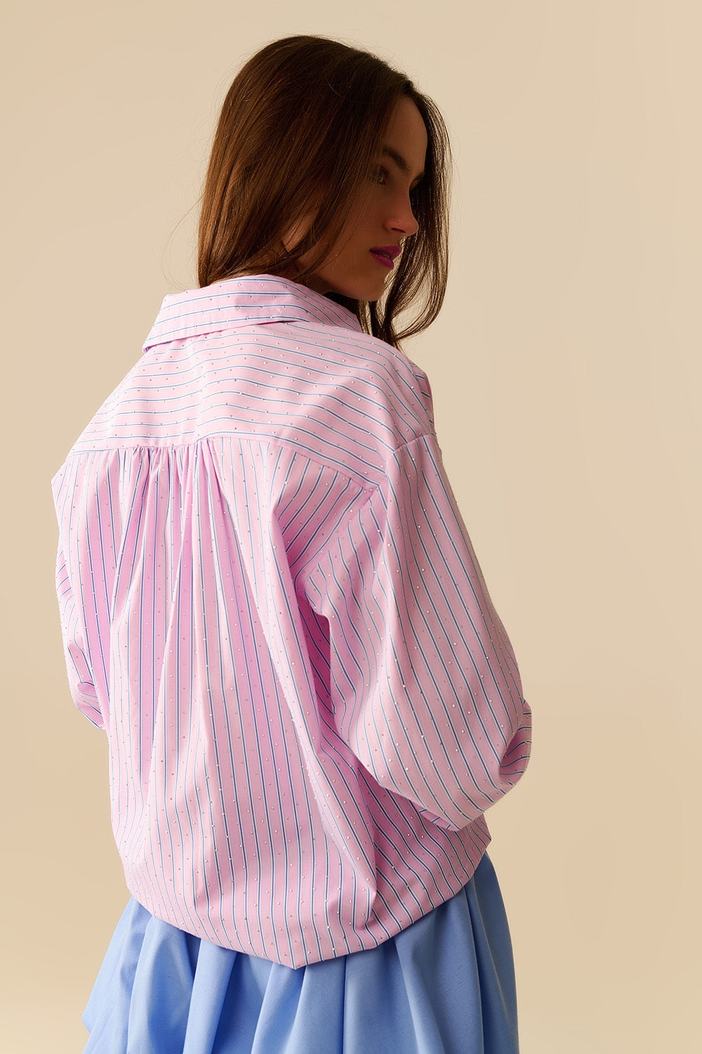Camicia in popeline rosa a righe impreziosita da strass