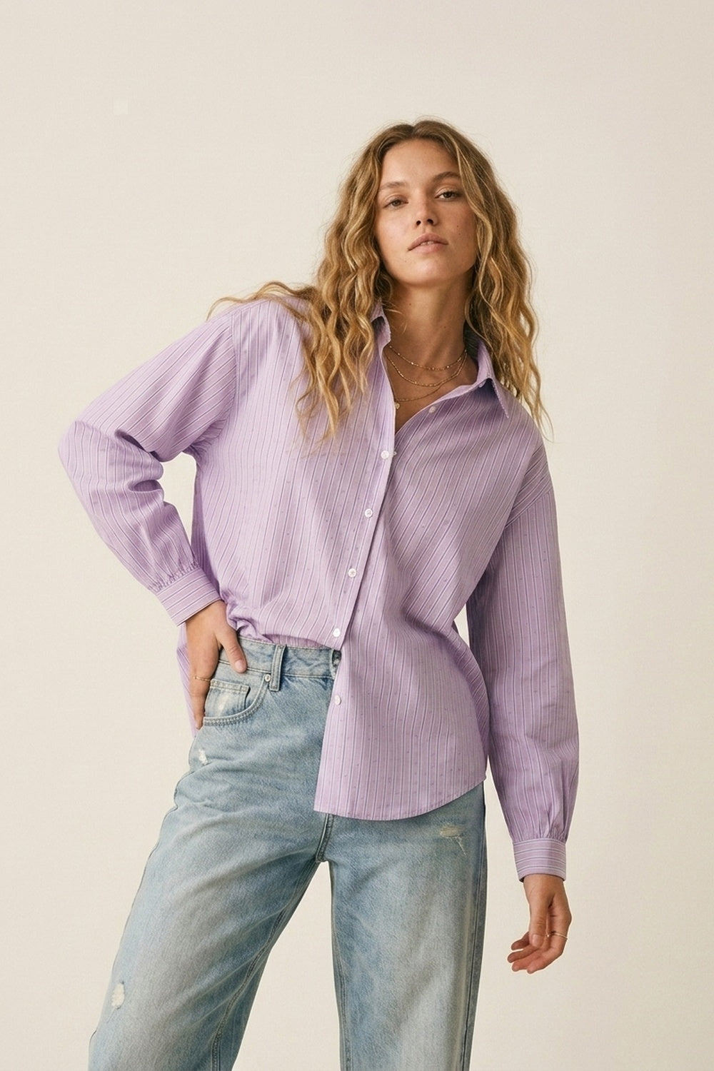 Camicia leggera a righe lilla con strass
