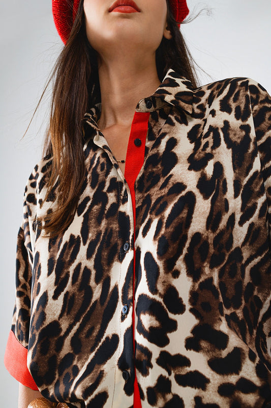 Camicia leopardata a maniche 3/4 con dettagli rossi