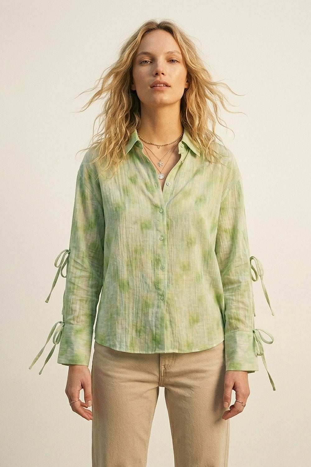 Camicia oversize a bottoni verde chiaro con maniche a fiocco