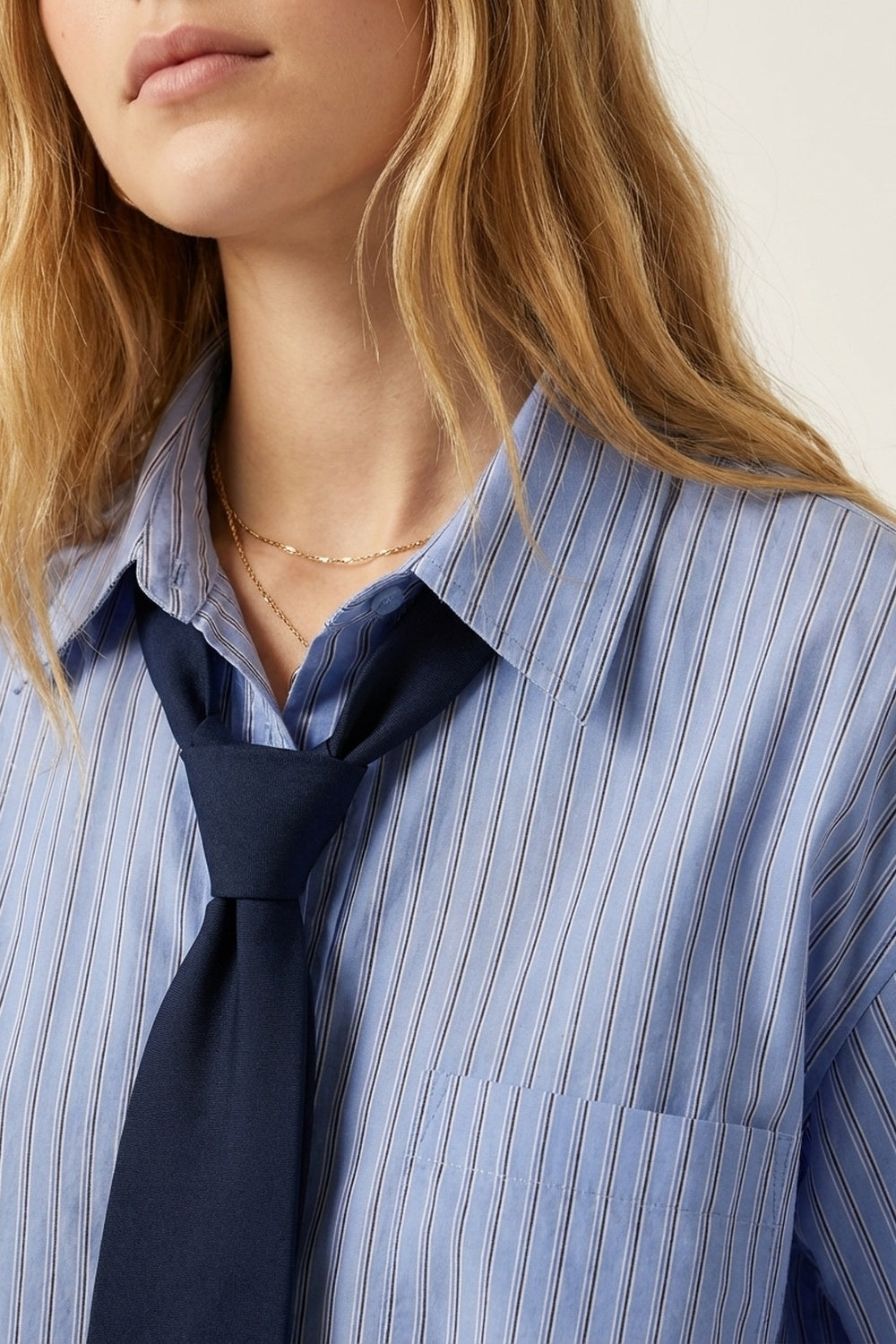 Camicia oversize a righe azzurre con bottoni