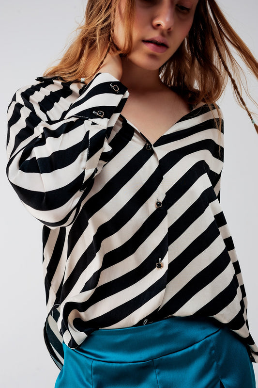 Q2 Camicia oversize a righe con bottoni