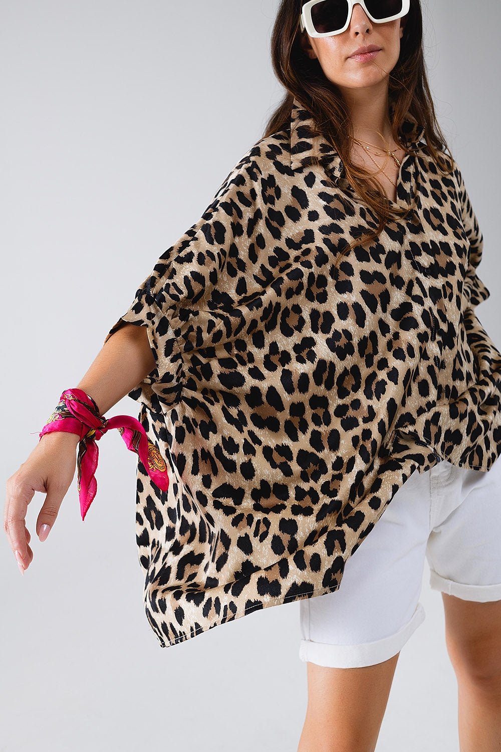 Camicia oversize con stampa leopardata e maniche a 3/4