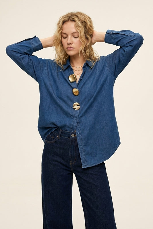 Q2 Camicia Oversize in Denim Blu con Bottoni Dorati di Rilievo
