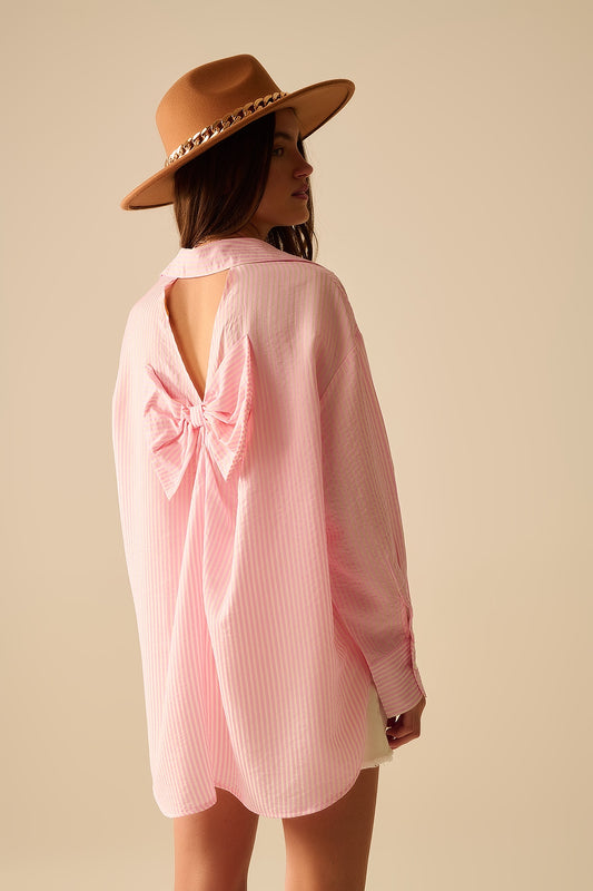 Q2 camicia oversize rosa baby con fiocco sul retro