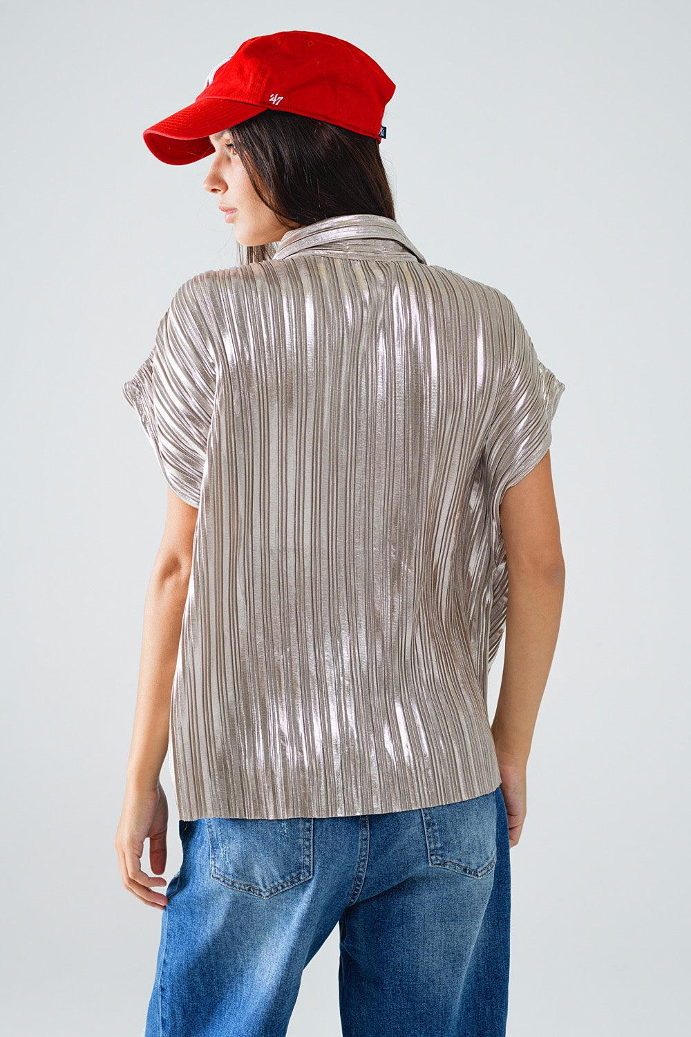 Camicia plissettata argento con maniche corte