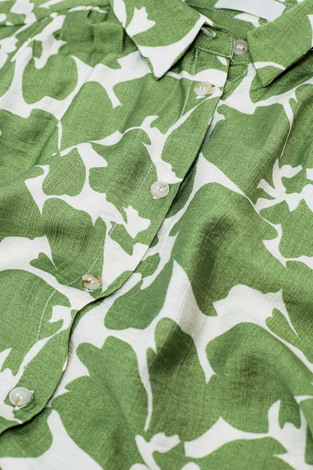 Camicia rilassata con stampa floreale in verde