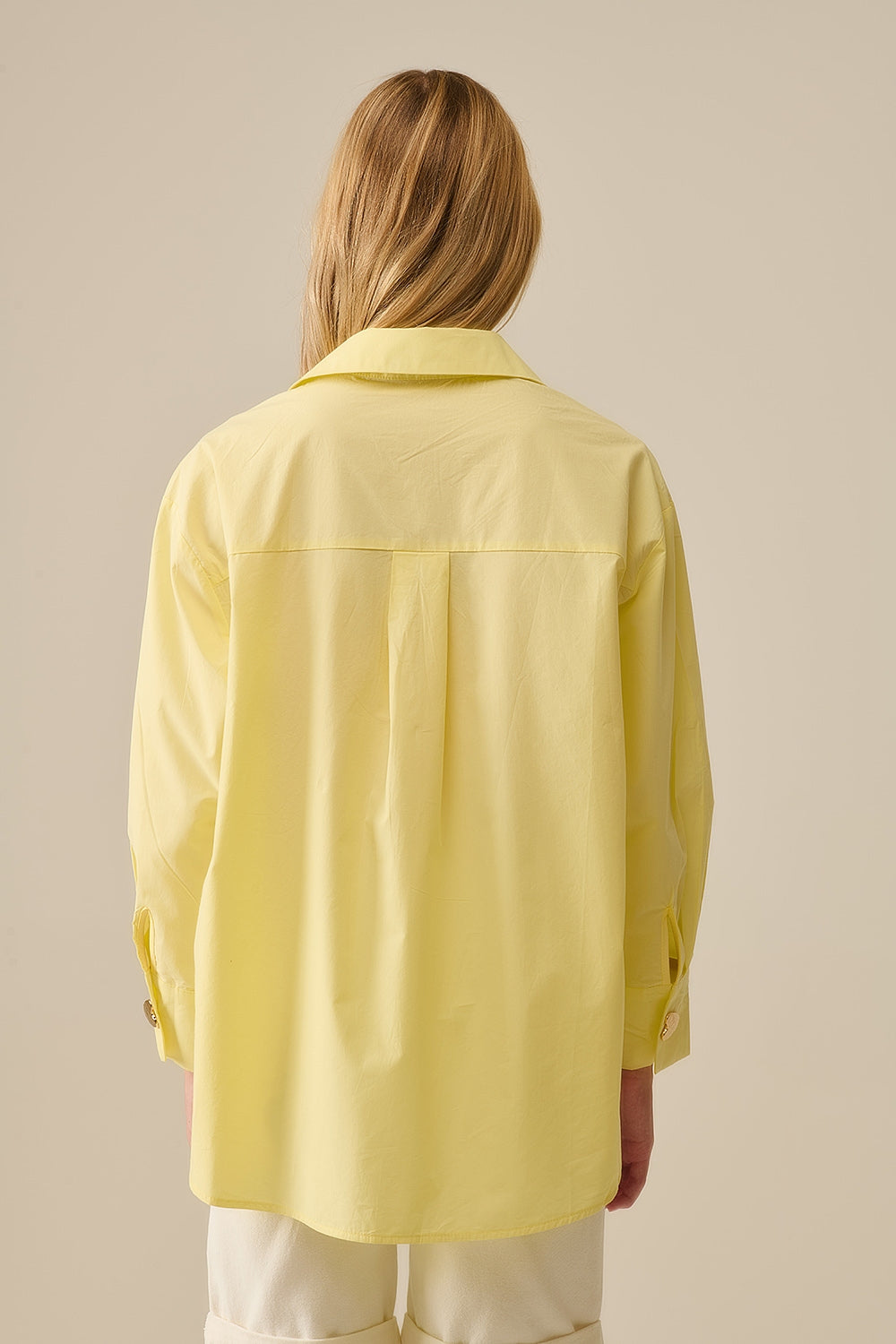 Camicia rilassata in popeline con bottoni a cuore dorati in giallo