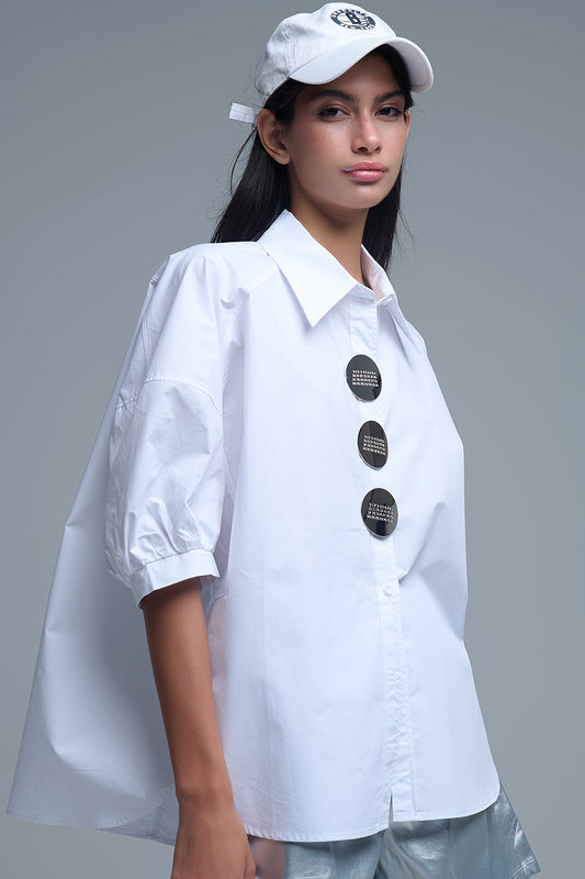 Q2 Camicia rilassata in popeline con maniche a 3/4 e bottoni in bianco