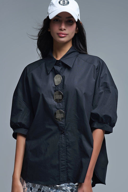Q2 Camicia rilassata in popeline con maniche a 3/4 e bottoni in nero