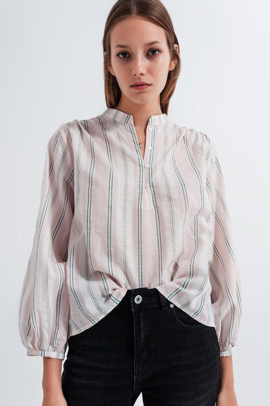Q2 Camicia rosa a righe con collo serafino