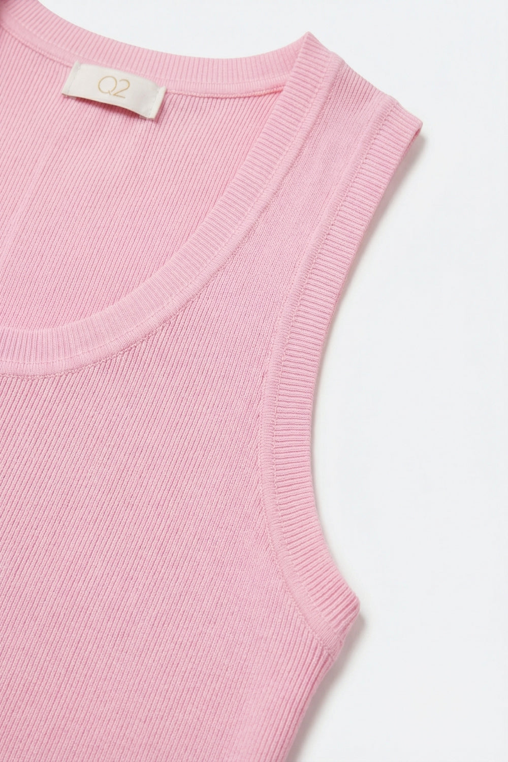 Canotta in maglia fine rosa con scollo a barchetta