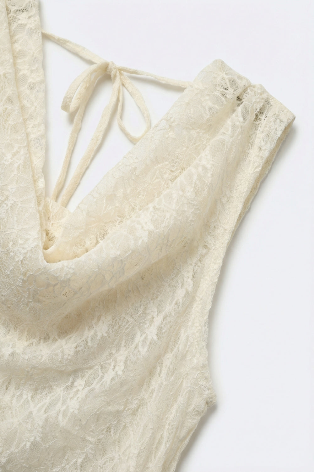 Canotta in pizzo crema senza maniche con scollo a cappuccio